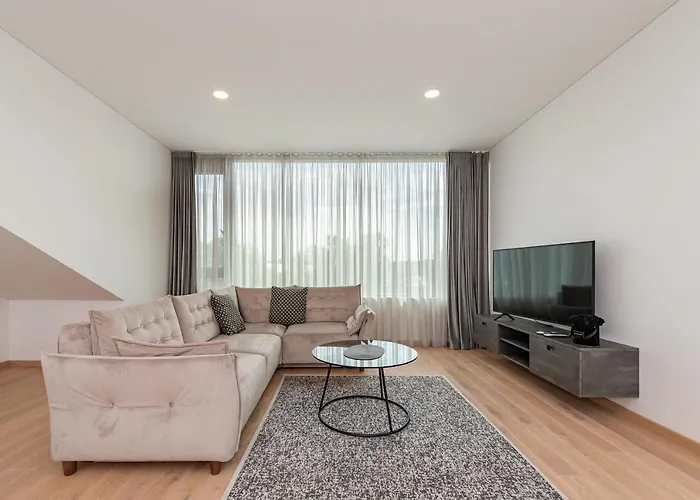 Spaciuos 1 Bd Apt By Hostlovers